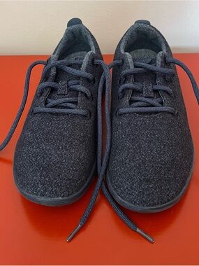 allbirds  Blue/Gray Wool Sneakers in excellent like new Smoke & Pet free home
